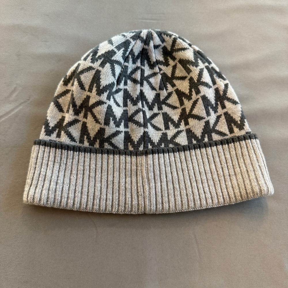 Michael Kors Womens Grey Black MK Monogram Logo Knit Beanie‎ Ribbed Cuff Hat